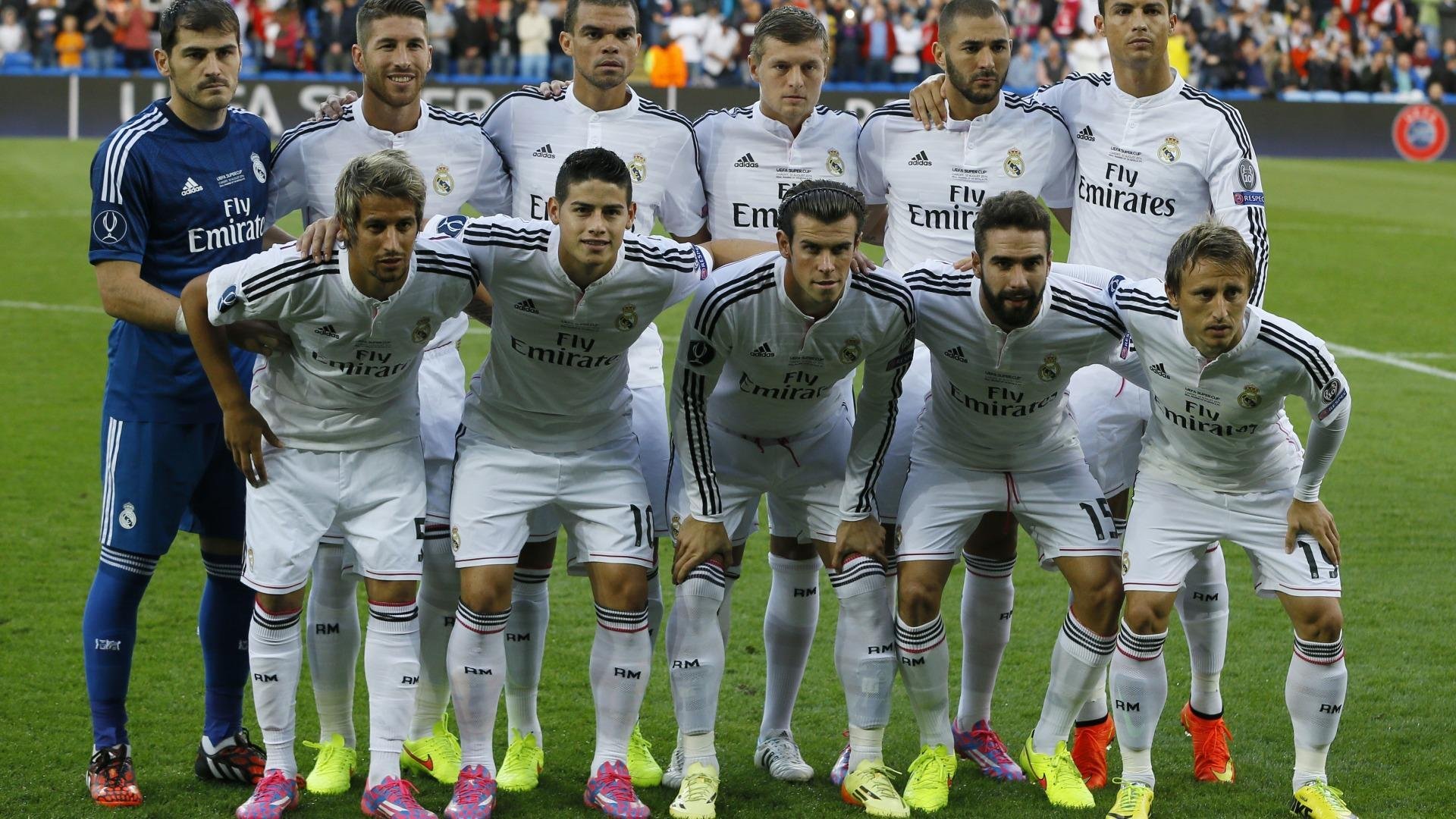 公牛训练结束后组织战术问答考验球员理解，公牛教练组