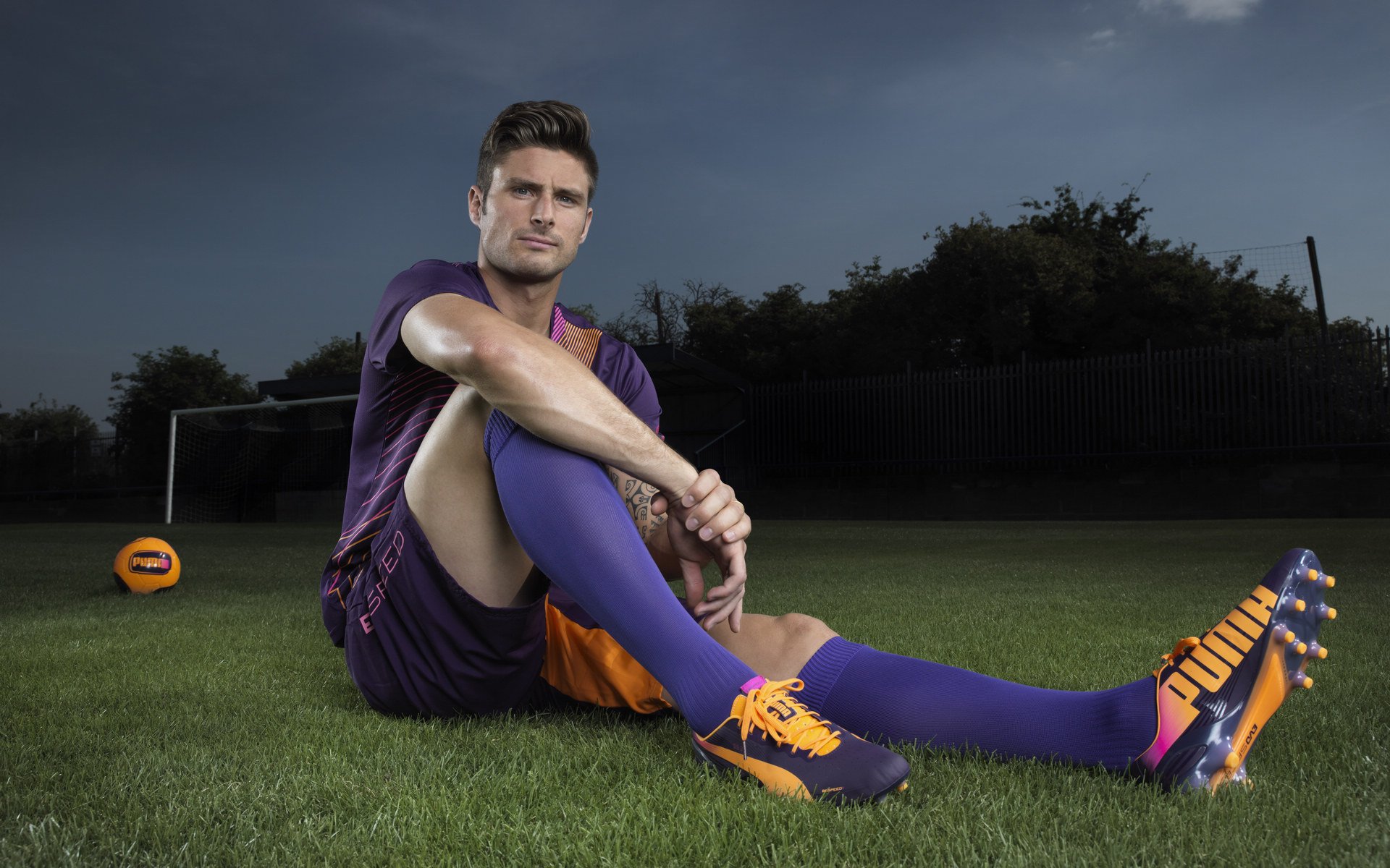 麦肯齐:作为全黑队的后卫,他的敏锐洞察力帮助全队走向胜利,麦肯齐 男友